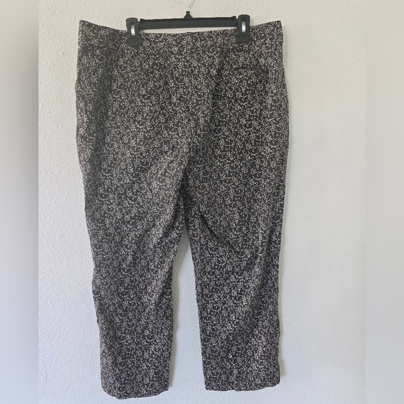 Talbots Floral Pants Womens Sz 16 Plus Ankle Cropped High Rise 40×26 Execellent - Picture 6 of 9